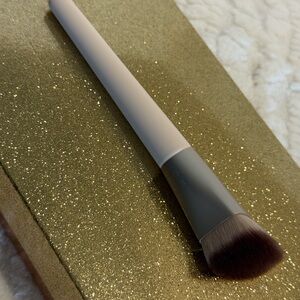 Ulta Beauty Foundation Brush with White and Brown Bristles NWT
